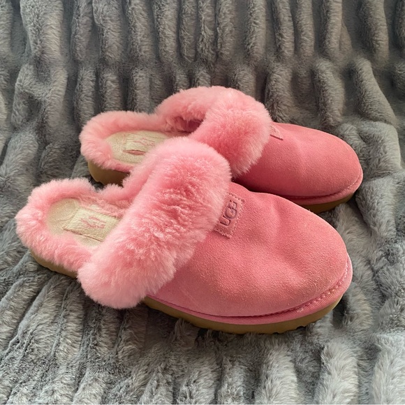 UGG Women’s Coquette Pink Suede Slippers Lightweight Sheepskin Lined Shoes - Picture 2 of 11